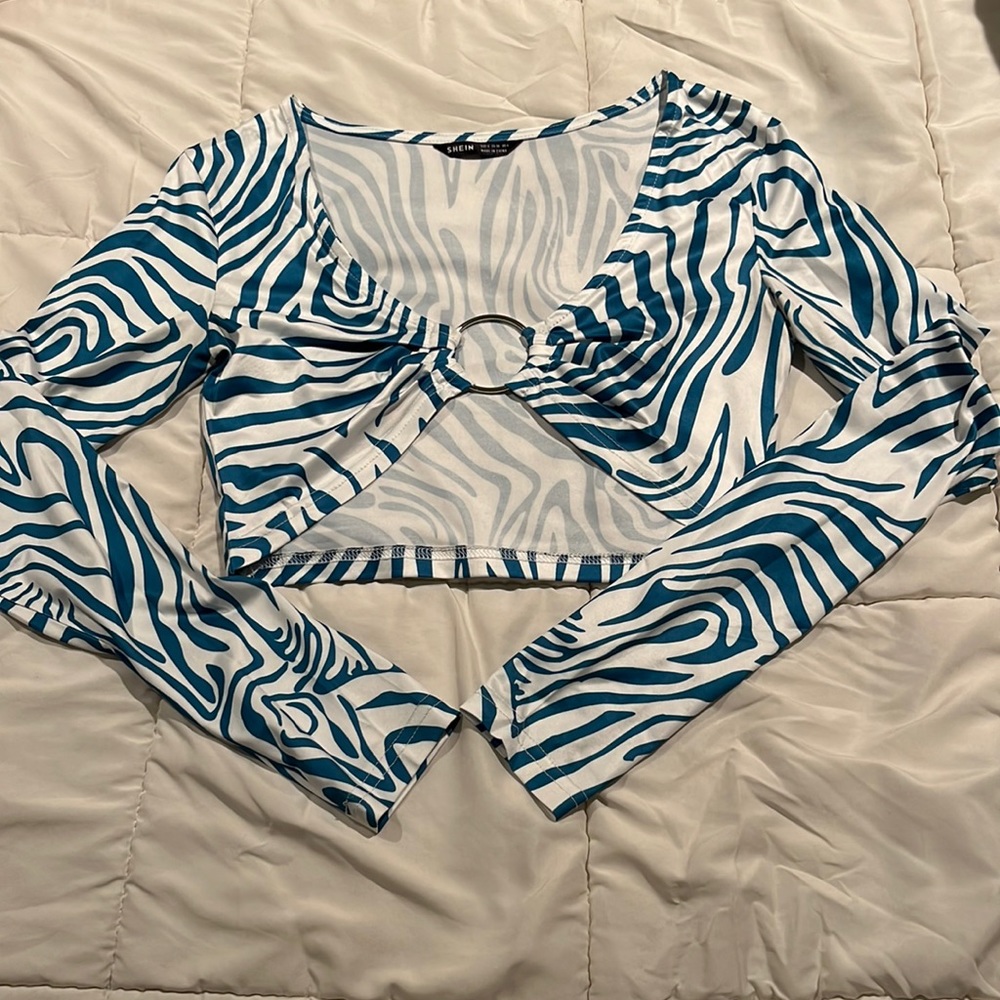 shein long sleeve cropped shirt